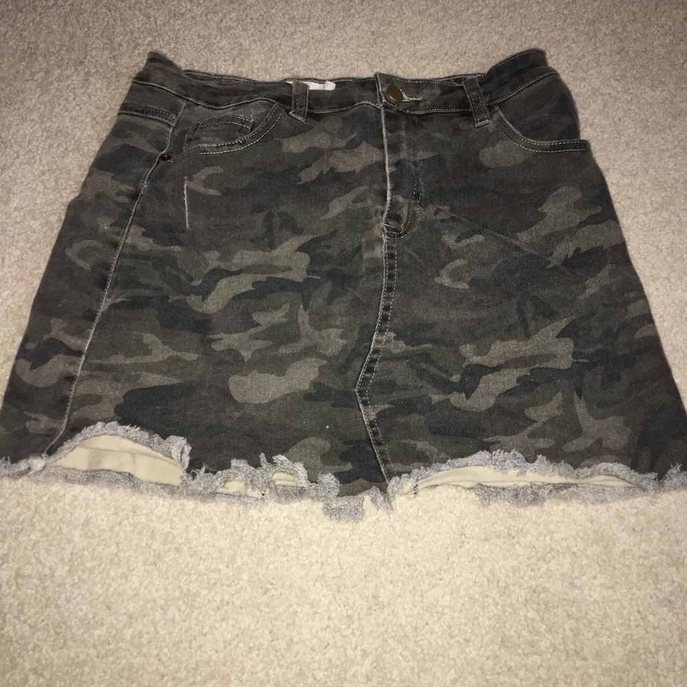 CAMO MINI SKIRT
